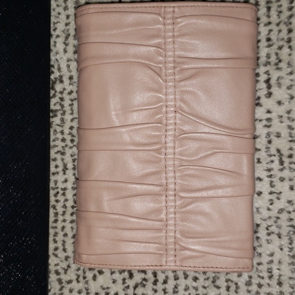 Authentic Prada Wallet on Chain - Picture 5 of 12
